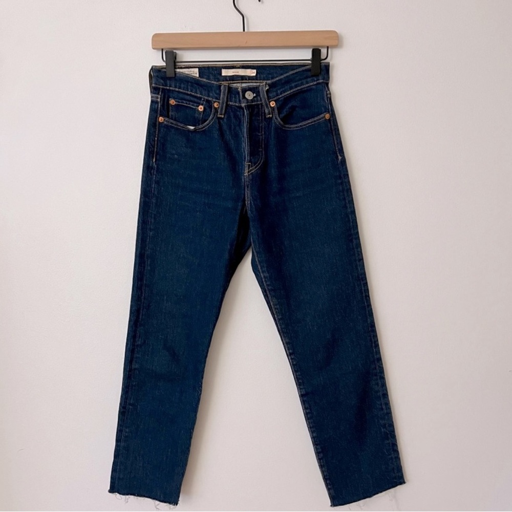 Levi’s Premium Wedgie Icon Fit Dark Wash Jeans Women’s Size 24